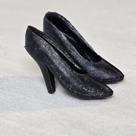 Vintage Barbie Shoes 1960s Black Pumps High Heels 2 holes 1960s version Retro - Picture 1 of 7